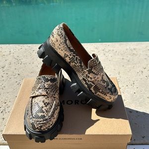 Glamorous Wide chunky loafer shoes
natural snake print NEW 6.5 - 7 see remarks